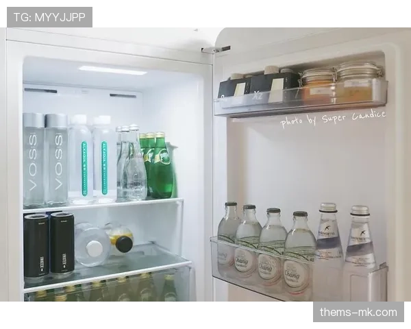 常园家的冰箱里居然塞满了蛋白粉,连饮料都得放门口? 常园家的冰箱里居然塞满了蛋白粉,连饮料都得放门口?